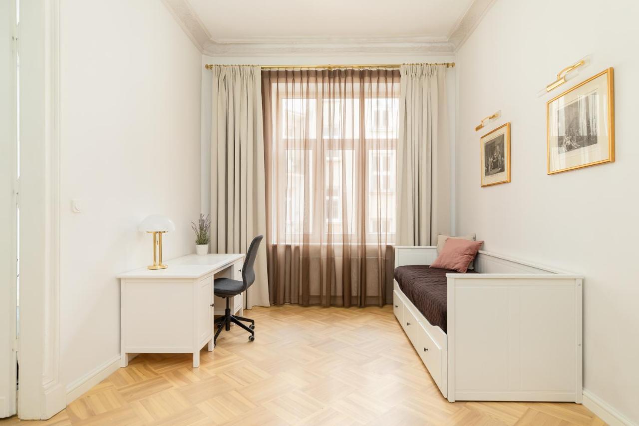 Marszalkowska 58 - Classy Two Bedroom Apartment With Balcony By Noclegi Renters Varsovia Exterior foto